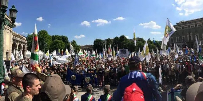 Protesta caccia Torino